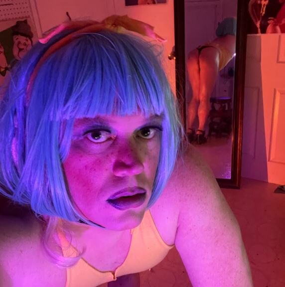 veronicavail's most recent online preview