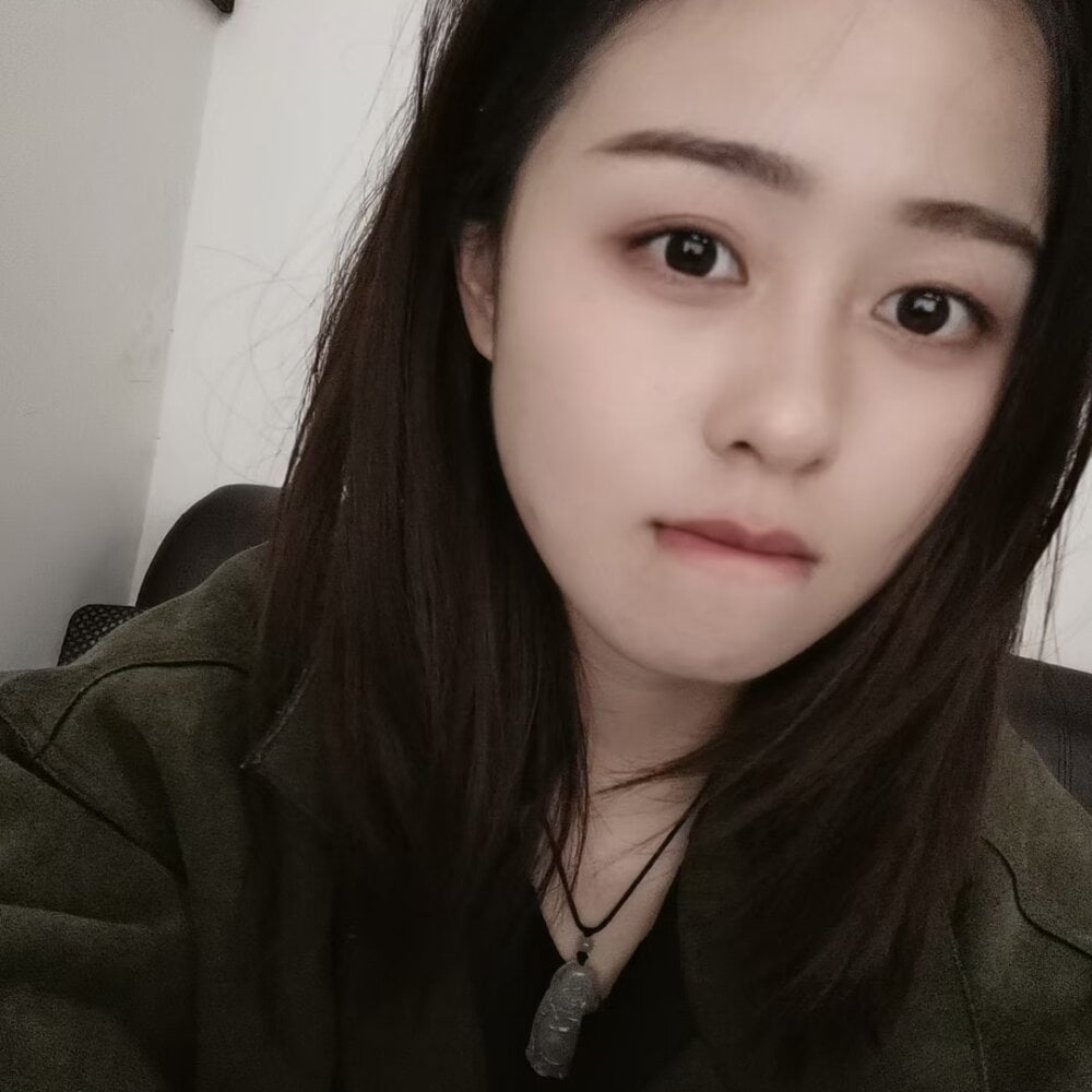 mengmeng0011 live cam model at StripChat