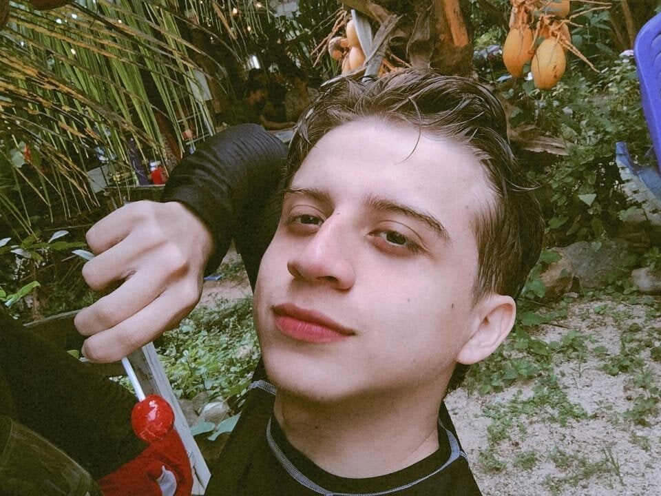 max_thunder_ from stripchat