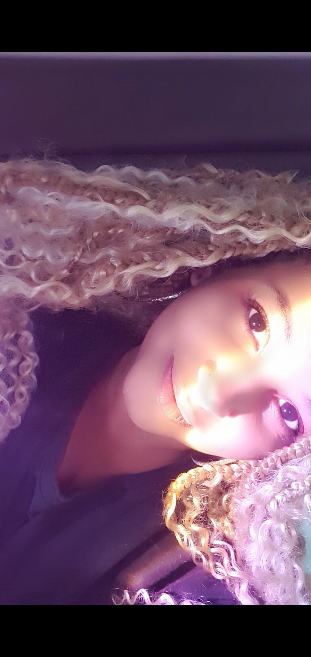 CurlyScar_