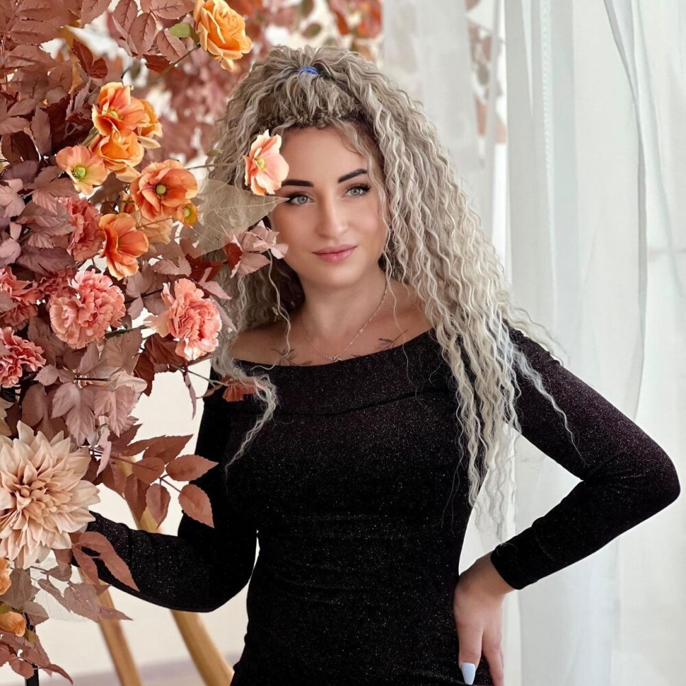 Live sex webcam photo for FlySunny2 #289994709