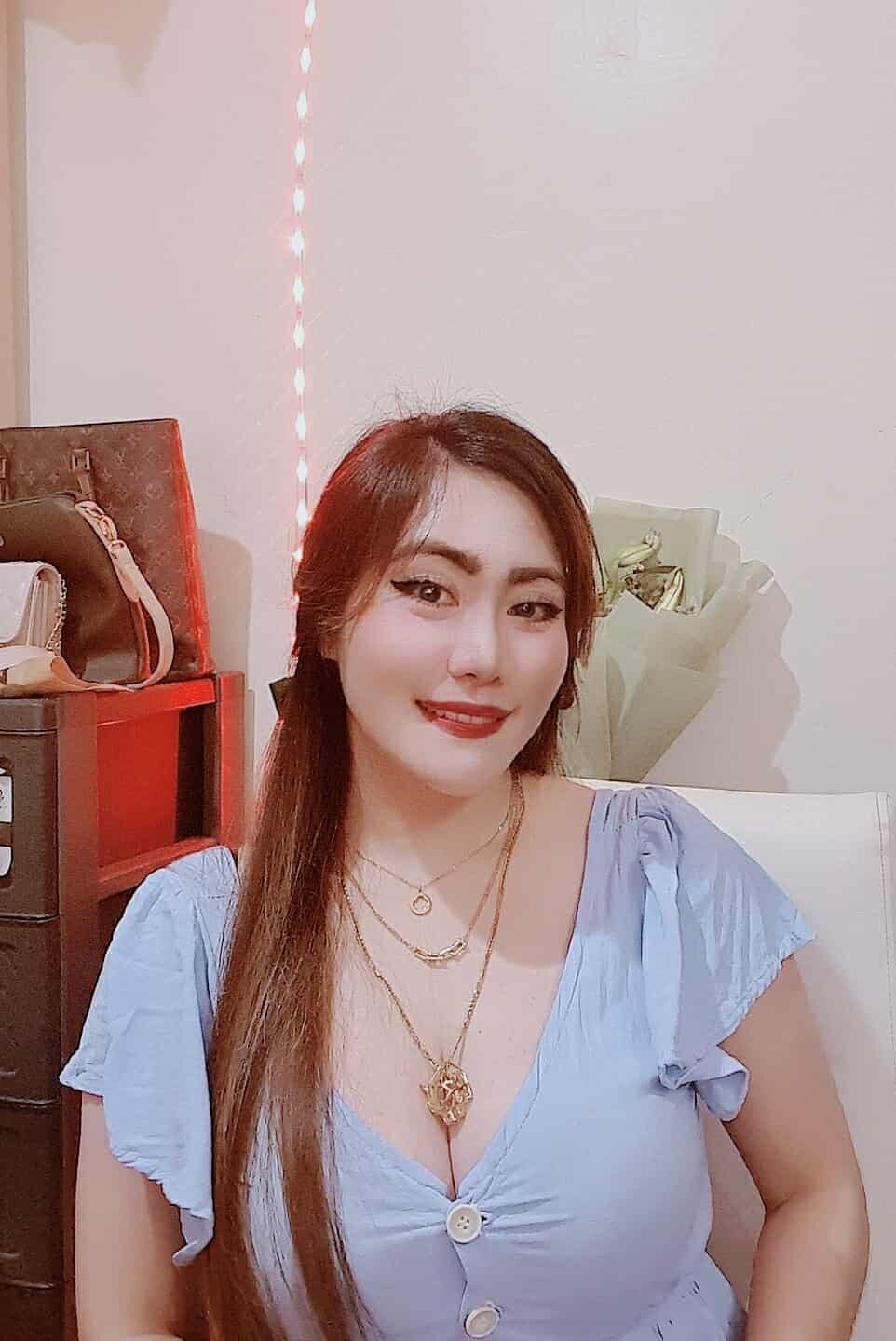 247camsex.com ellyaxx livesex profile in turn-around-im-behind-u cams