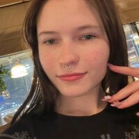 LynHillaire