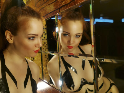 AngelaWhiti - Stripchat Girl 