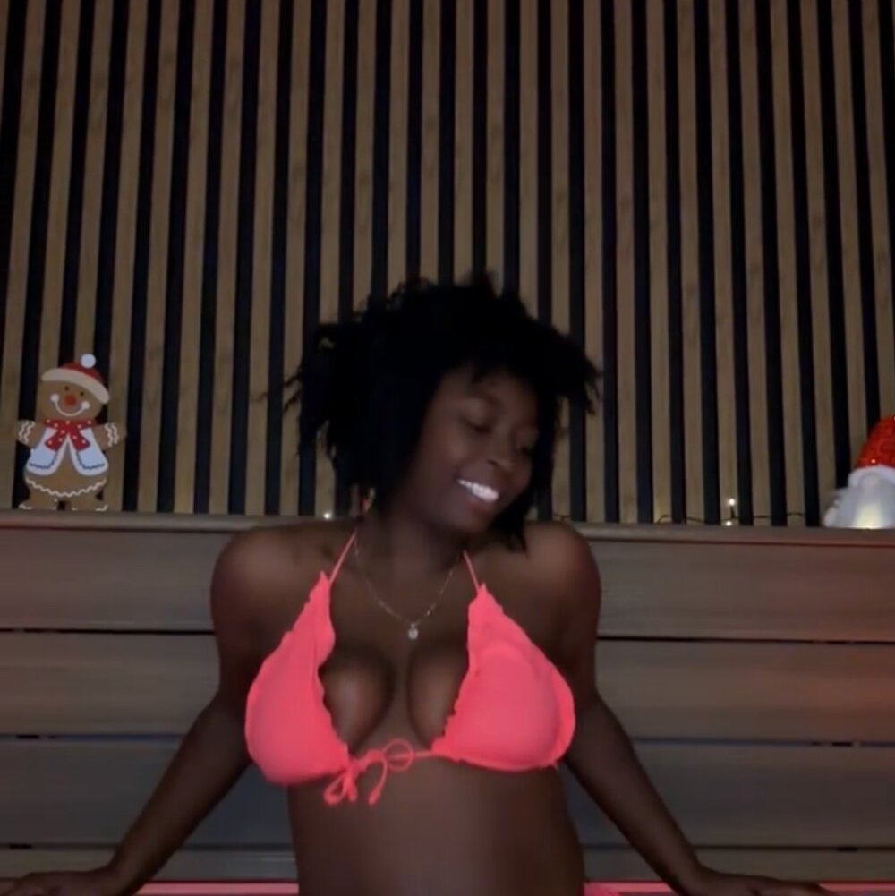 ebonyheaven from stripchat