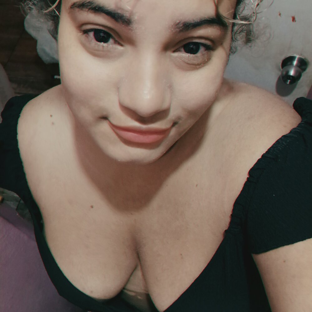 watchgirlcam.com blazzefyre livesex profile in on-the-moon-3 cams