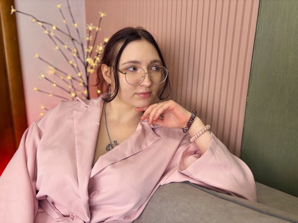 webcam-sexe.net hi_imjudy livesex profile in white-hair cams