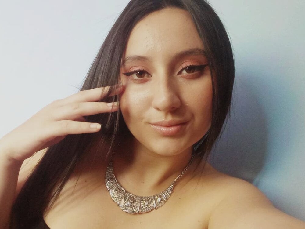 kayla_lovv's Offline Chat Room