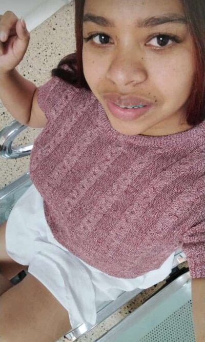 Nicole_sml