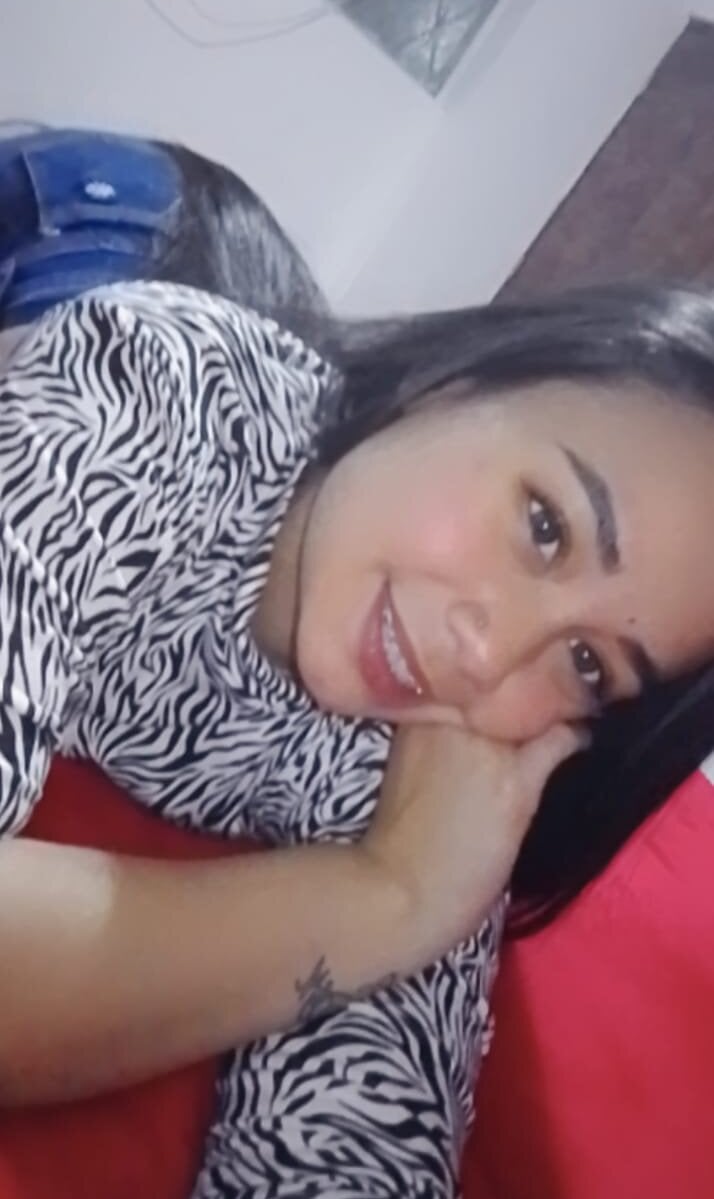 sexcityguide.com mia_santoro livesex profile in spanish cams