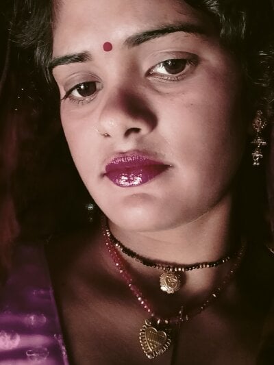 Naira_ji Female Gagging Free Webcam Striptease