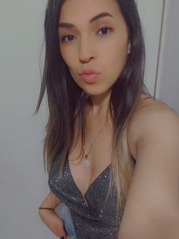Live sex webcam photo for EvaaLovia1 #289996885