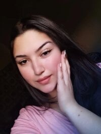emy_ey Webcam Model Profile