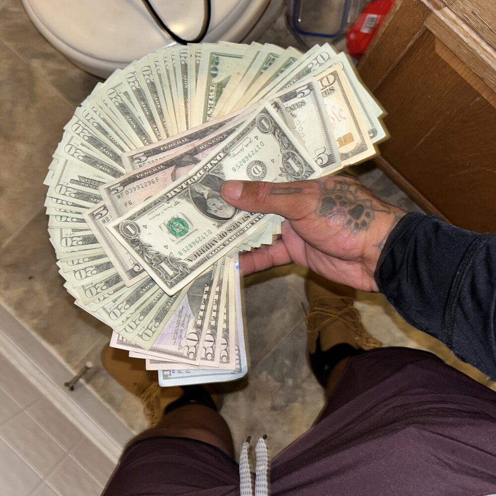 jonniedough_609's Offline XXX Chat