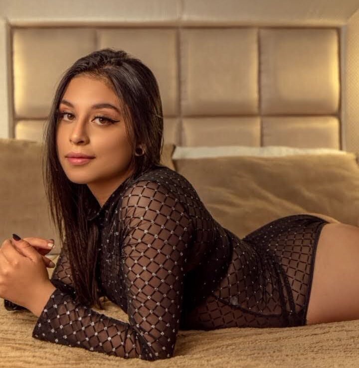 Live sex webcam photo for MelodySweett #289970733