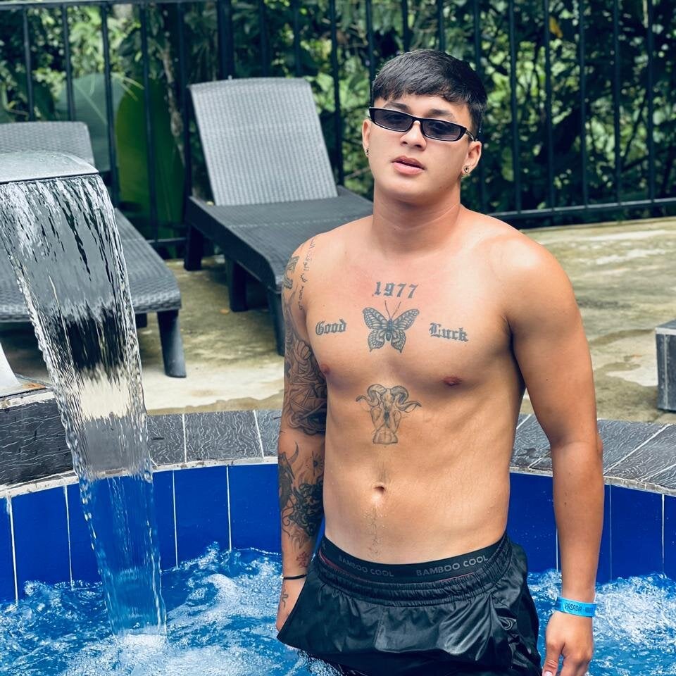 cristopher_strong from stripchat
