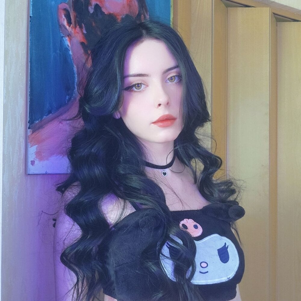 Live sex webcam photo for HomeUnderGround #289522951