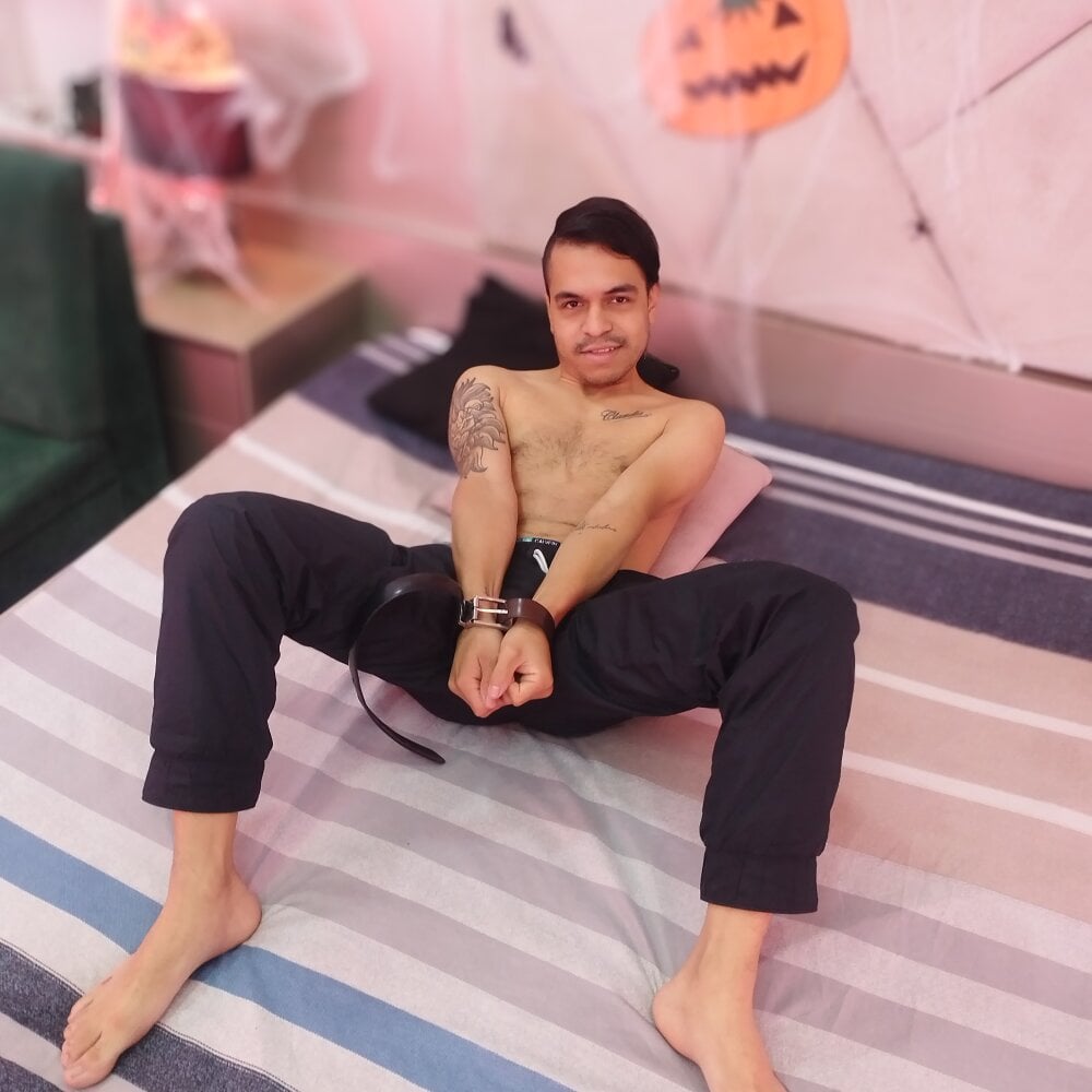 gio_lorenz from stripchat