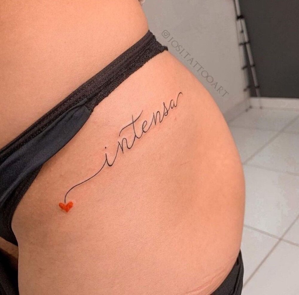 stripchat laurechatoune webcam profile pic via cam-performer.com