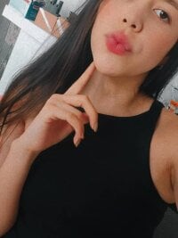 ValenHot14's Offline Chat Room