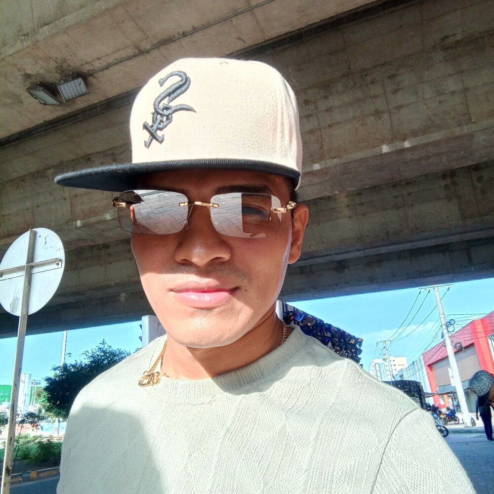 Casanovahot20's Offline XXX Chat