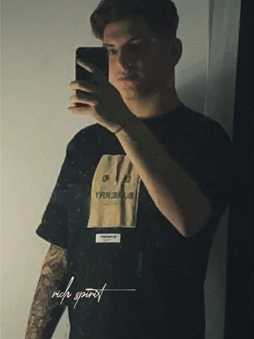 gipsyboy12's Offline XXX Chat