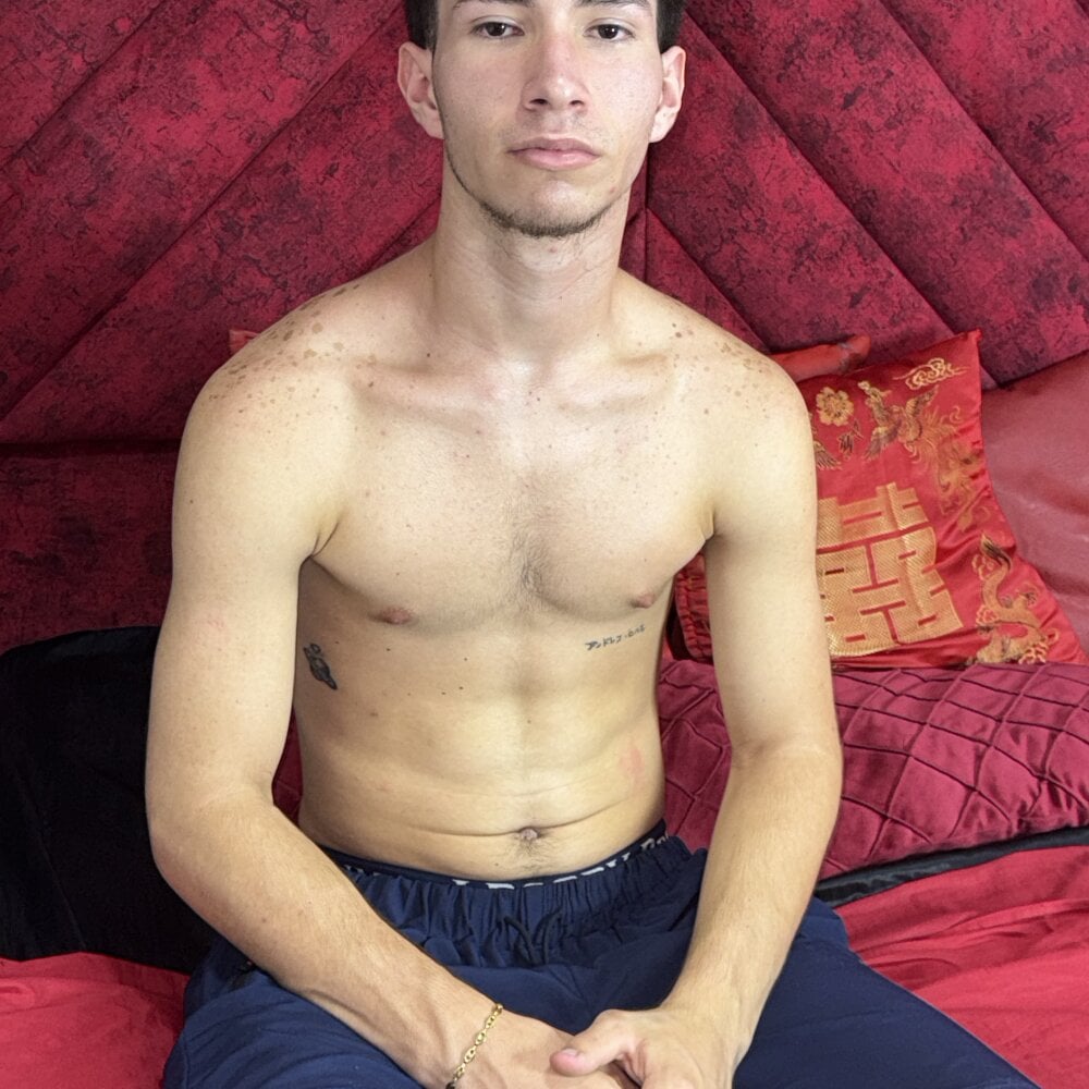 latin_whites0 from stripchat