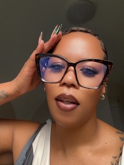 THICKBUNNYCHICKxxx Female Affordablecam2cam Cam Strip
