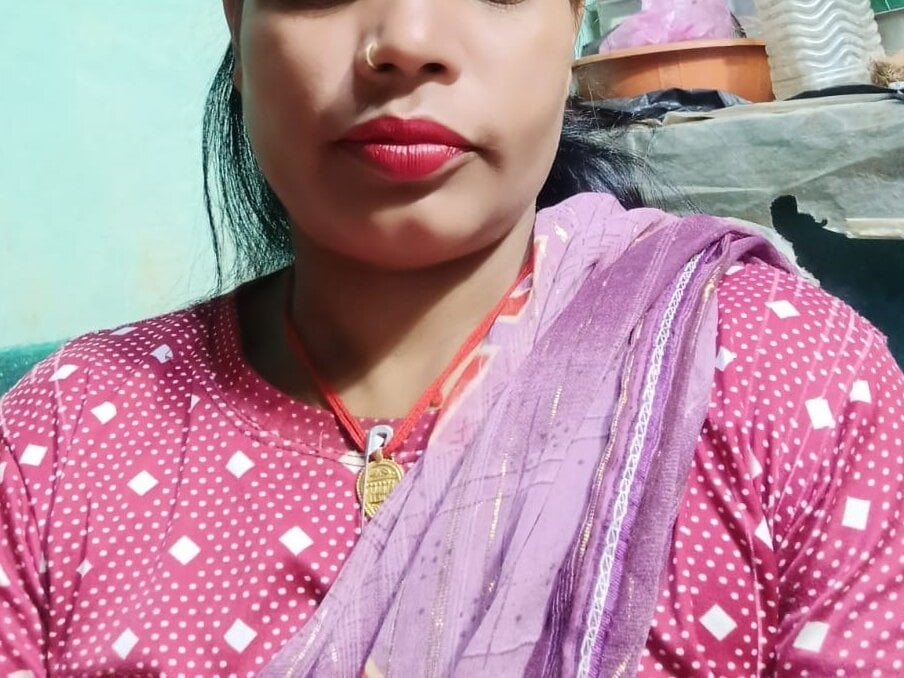 sangita_k webcam profile - Hungarian