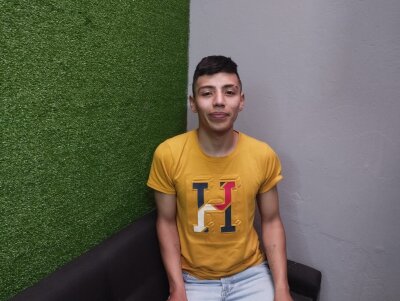 michaelyacotu from stripchat