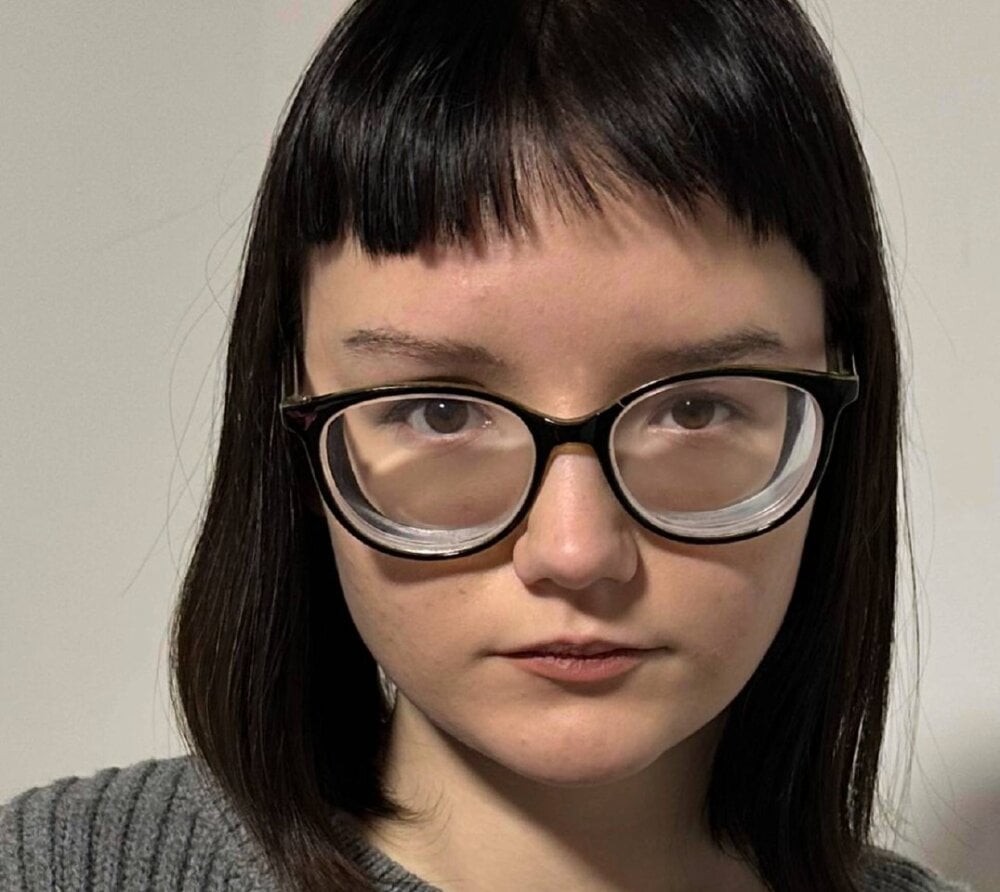 show2cam.com sophie_hottt livesex profile in white cams