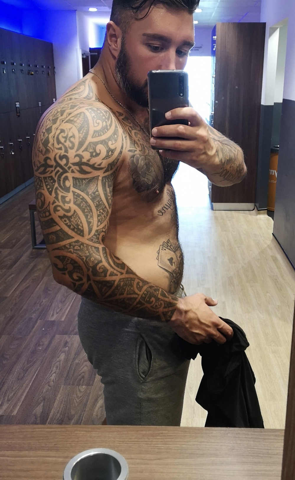 Watch  TattoedDilf25 live on cam at StripChat