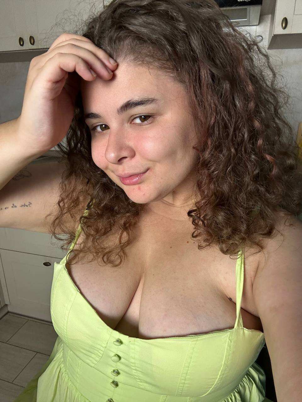 Alexa_Kiss_0