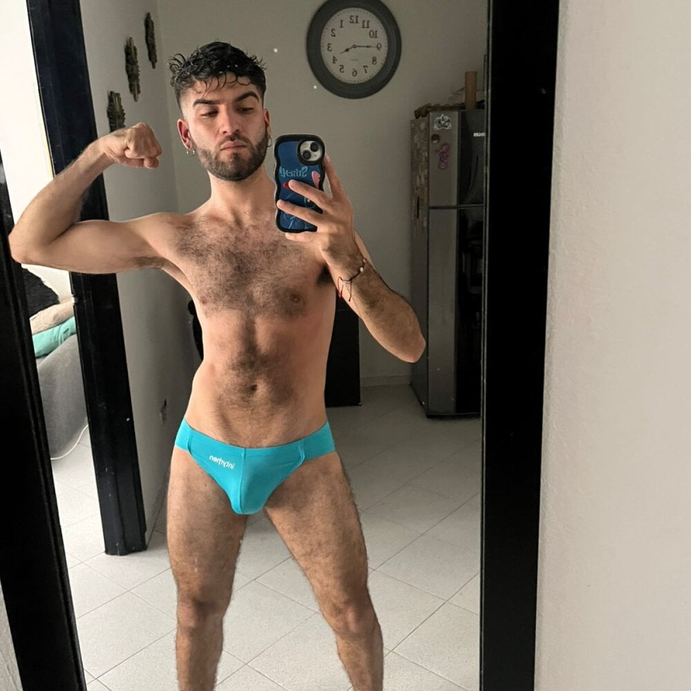 juan_hairy from stripchat