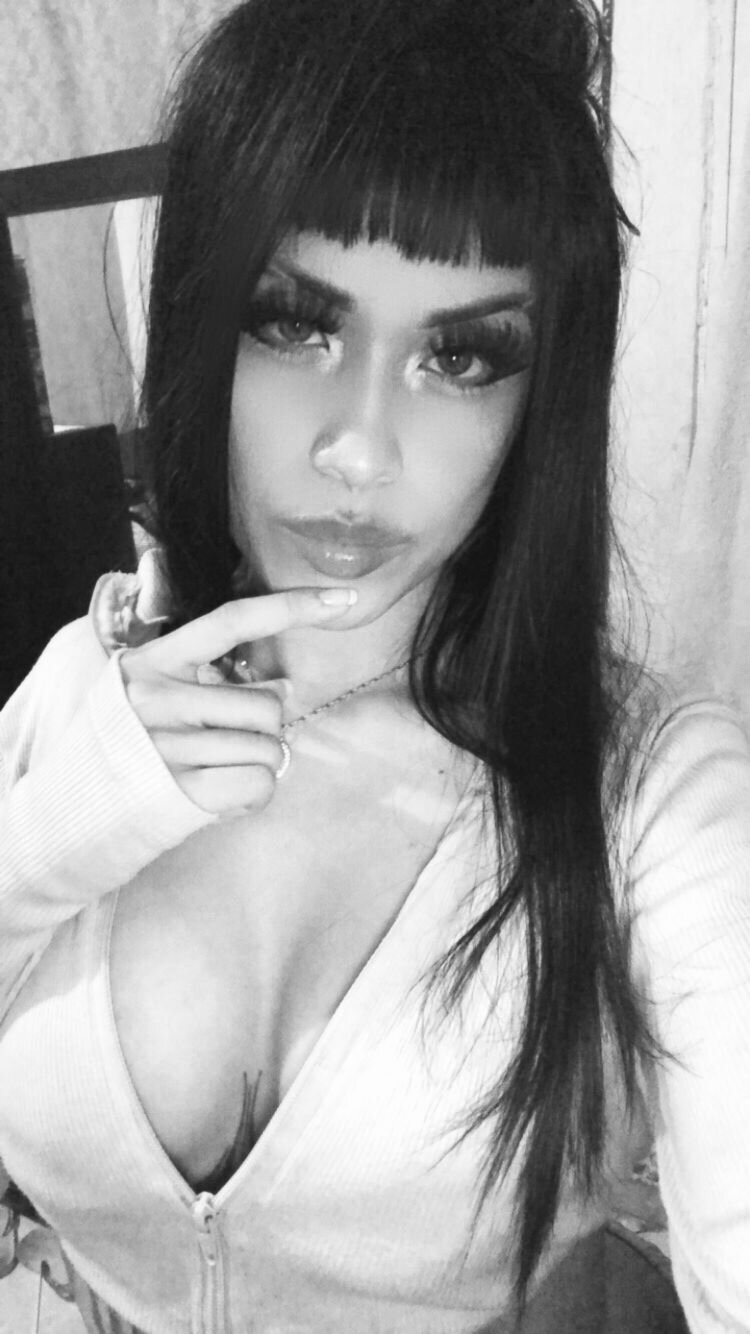 Dhana_Flores