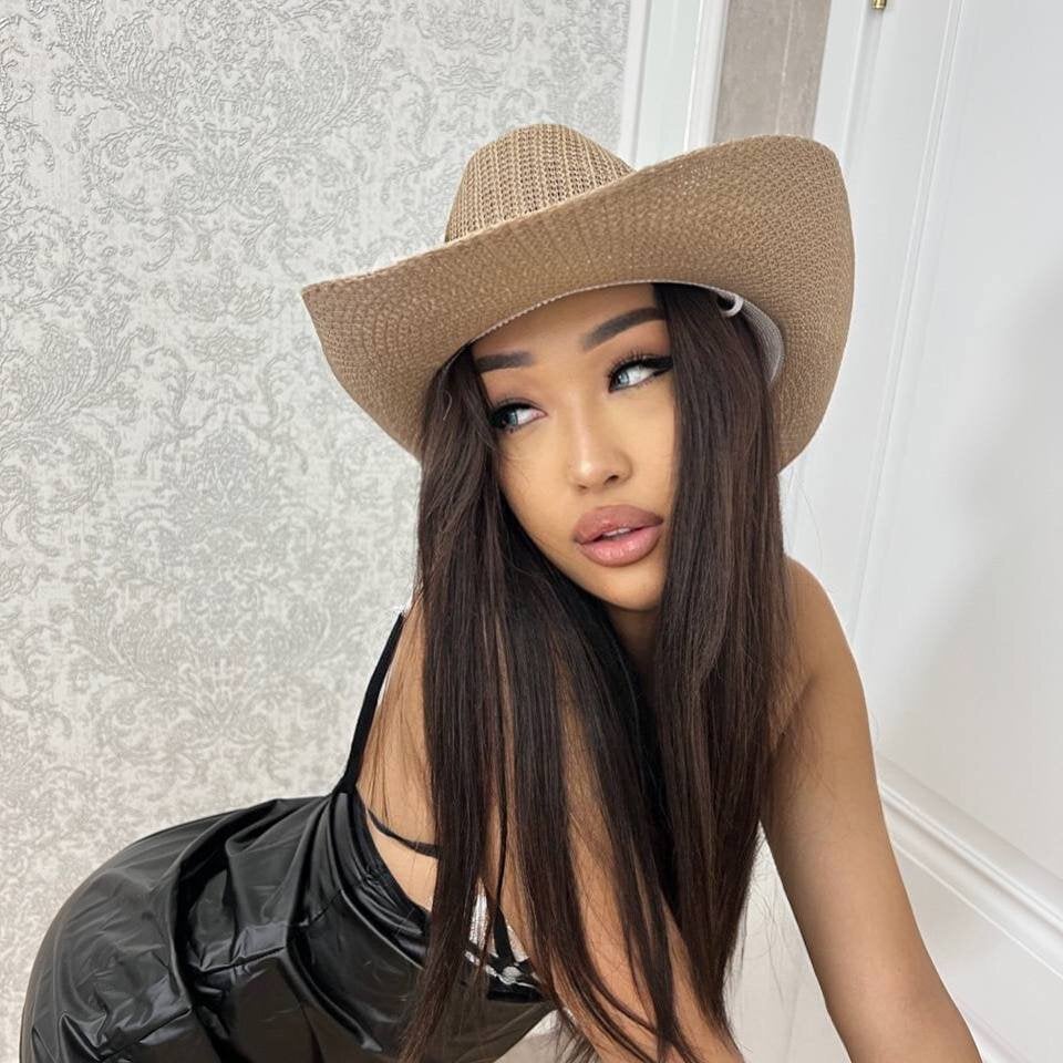 mira_lei's Offline XXX Chat