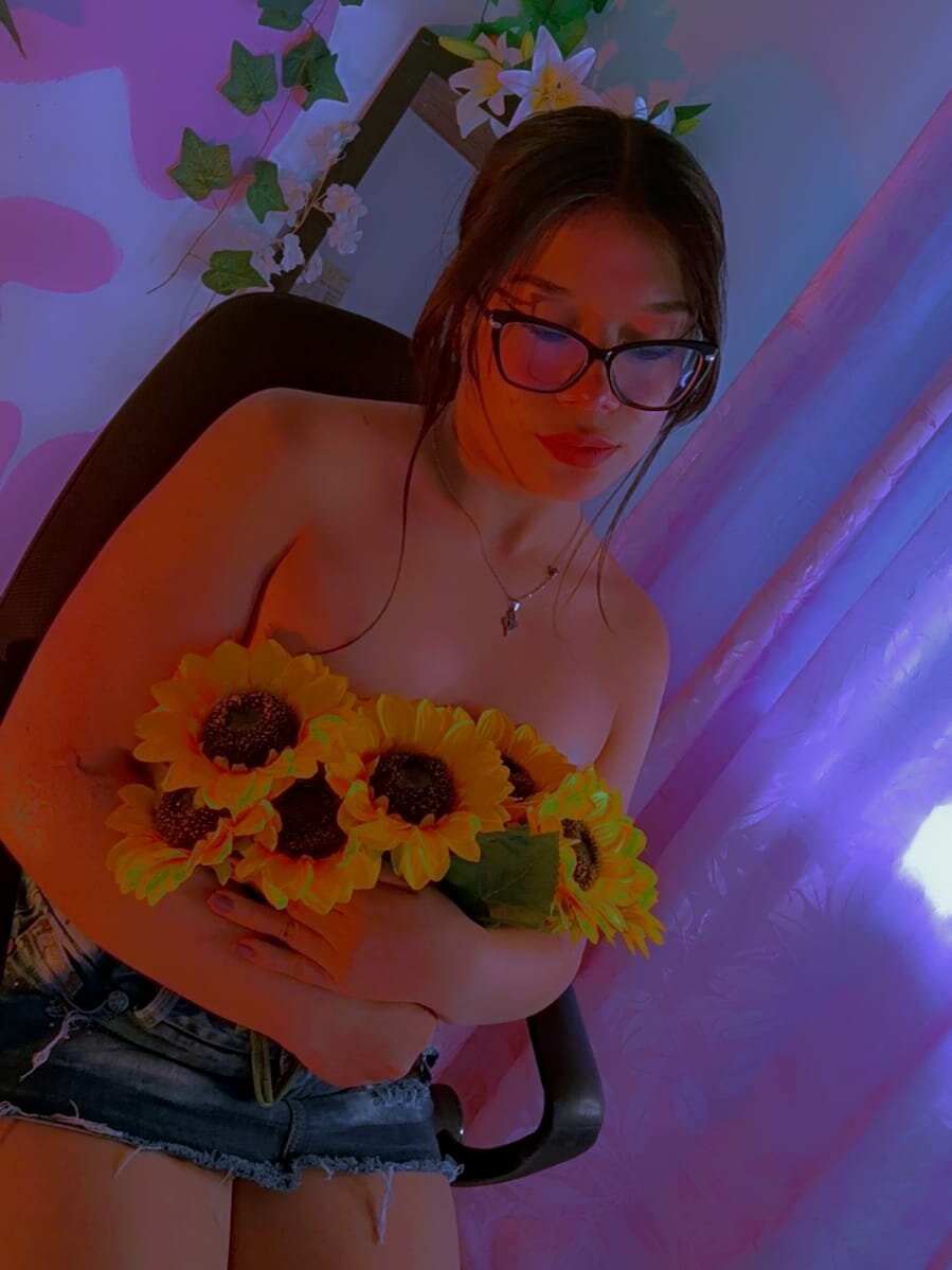 noa_dam from stripchat