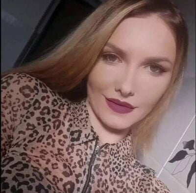 Samirabee Female Doggystyle Nude Cam