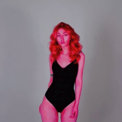 Xanelira Female Nylon Nude Cam