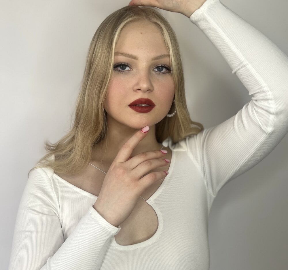 OdelynCurvin profile
