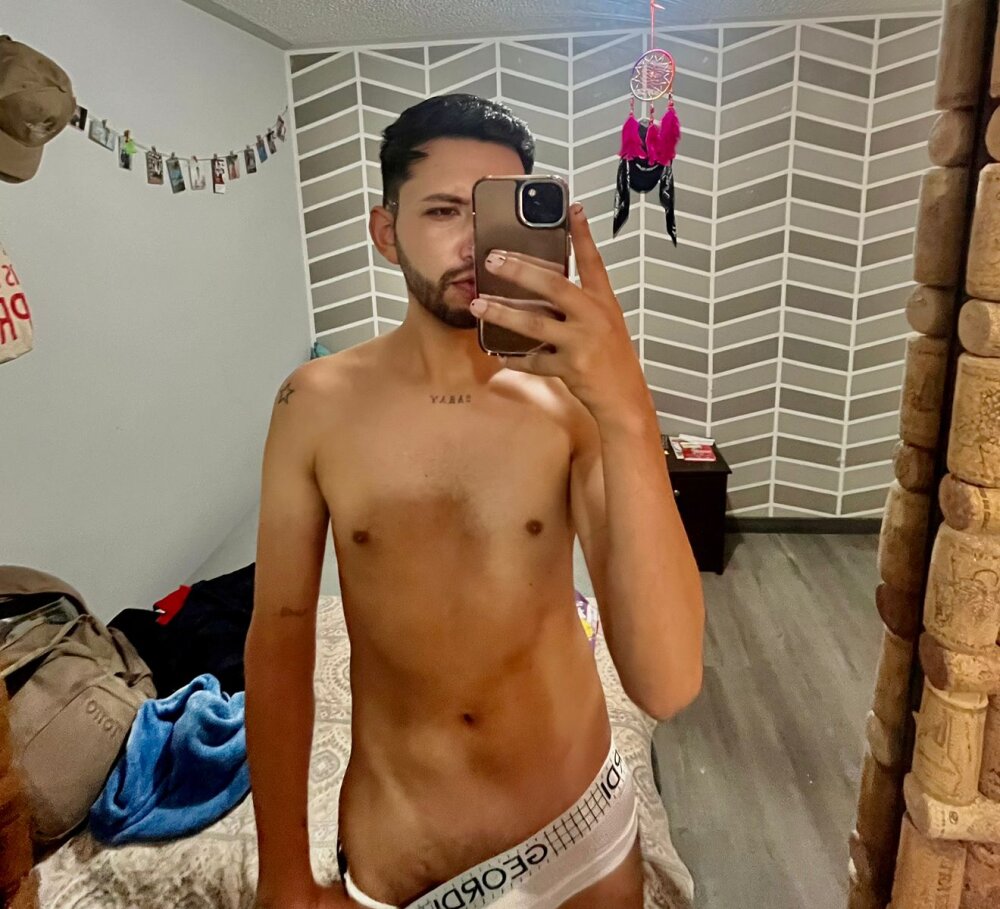 thomass1018's Offline XXX Chat