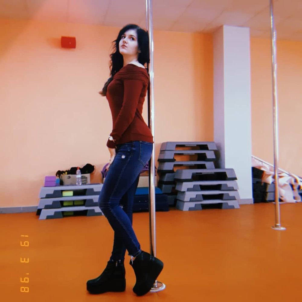 Isabella_Riots主播简介 | Stripchat