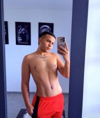 matthewlewis01's webcam live show