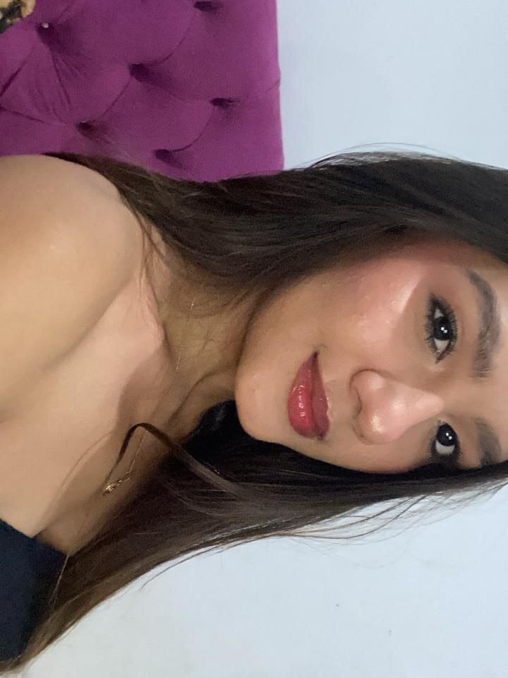 soffy_west from stripchat