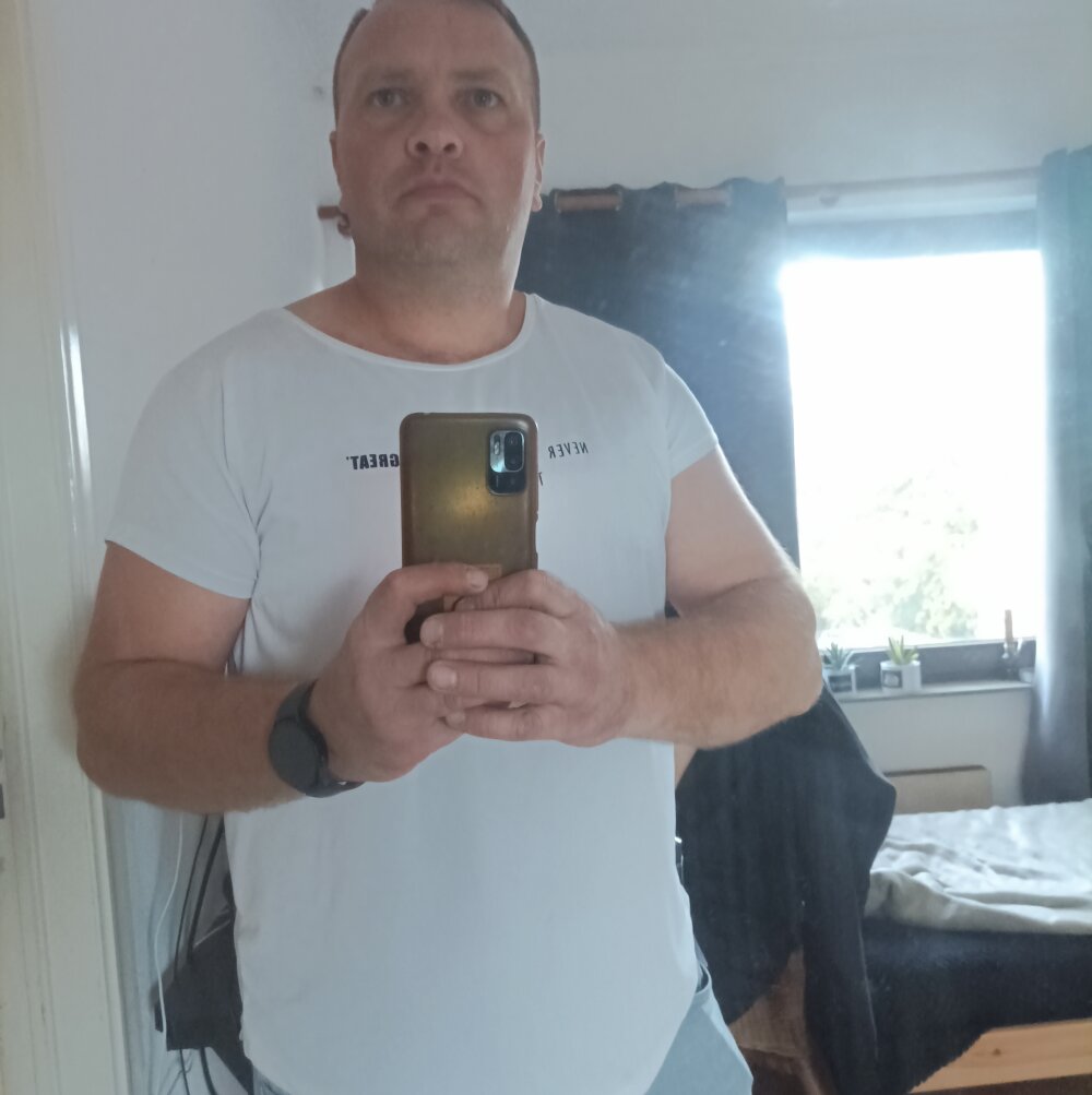 bury703709's Offline XXX Chat