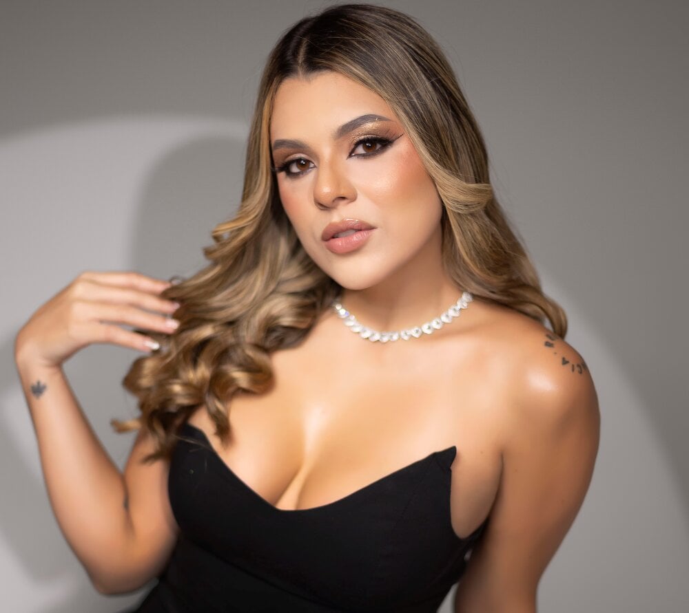 pornos.live ninakravis livesex profile in blond-hair cams