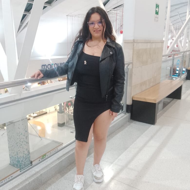 Lizzy_Lara profile