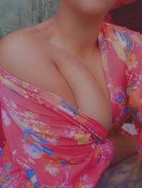 Amazon_Goddess' Offline Chat Room