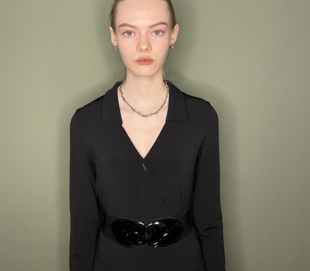 livesex.fan elanecomiso livesex profile in thin cams