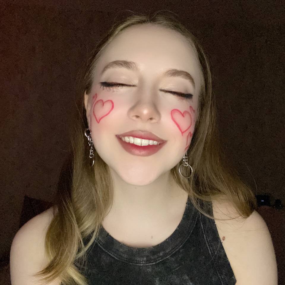 AislyBellas' Offline Chat Room